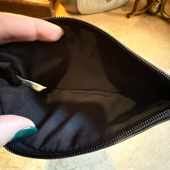 Glamorous Black Textured Wristlet Clutch - Picture 6 of 9